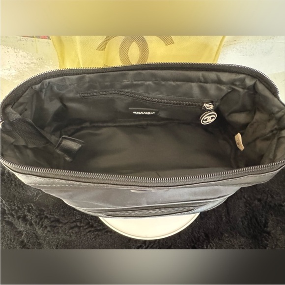 Chanel Black wristlet cosmetics bag with dustbag - Picture 4 of 10